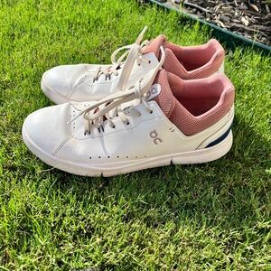 On The Roger Advantage Women's Sneakers, White | Rust